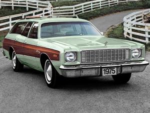Plymouth Fury Sport Suburban 1975 года
